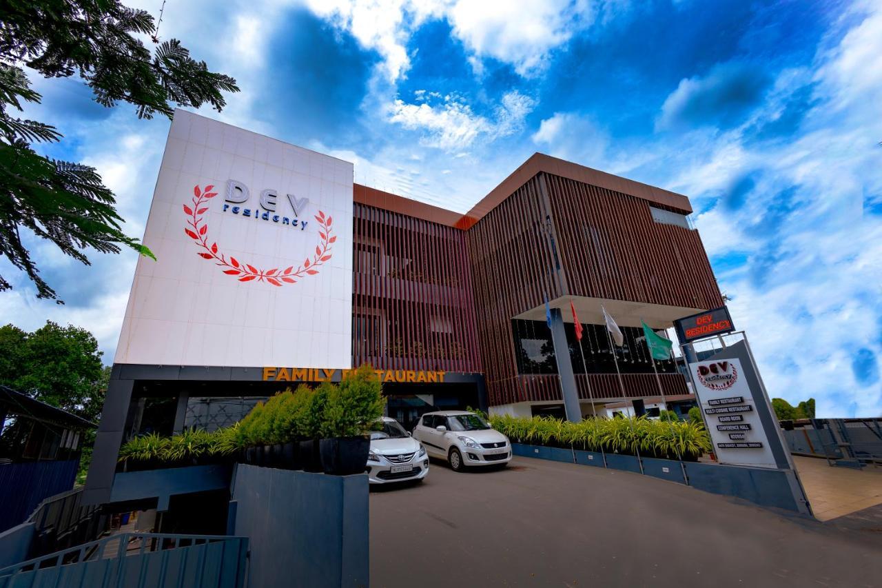 Dev Residency Hotel Thiruvananthapuram Kültér fotó