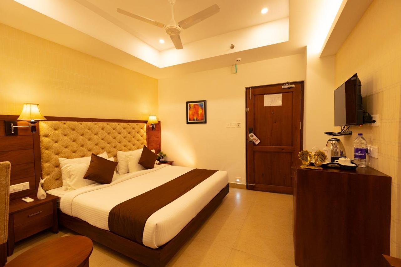 Dev Residency Hotel Thiruvananthapuram Kültér fotó