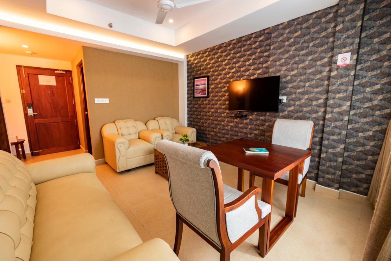 Dev Residency Hotel Thiruvananthapuram Kültér fotó