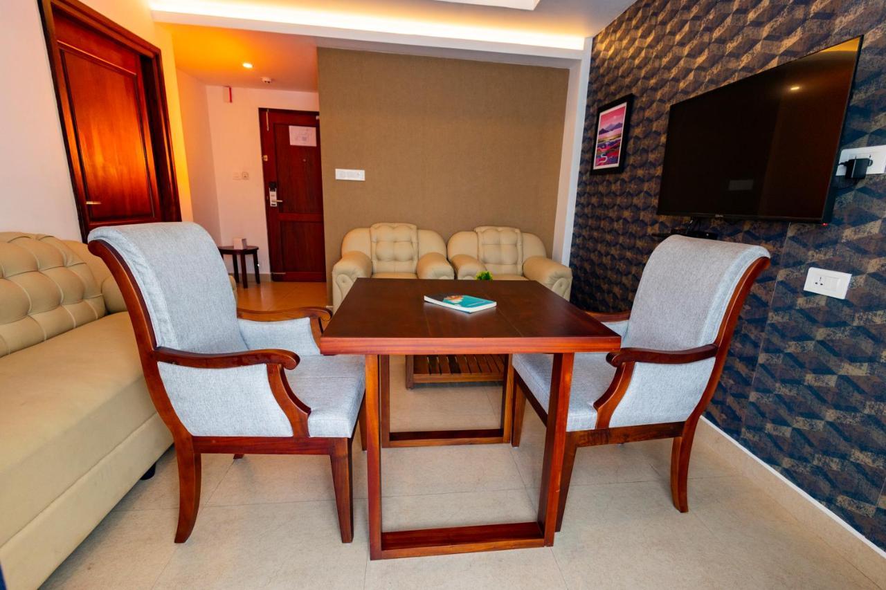 Dev Residency Hotel Thiruvananthapuram Kültér fotó