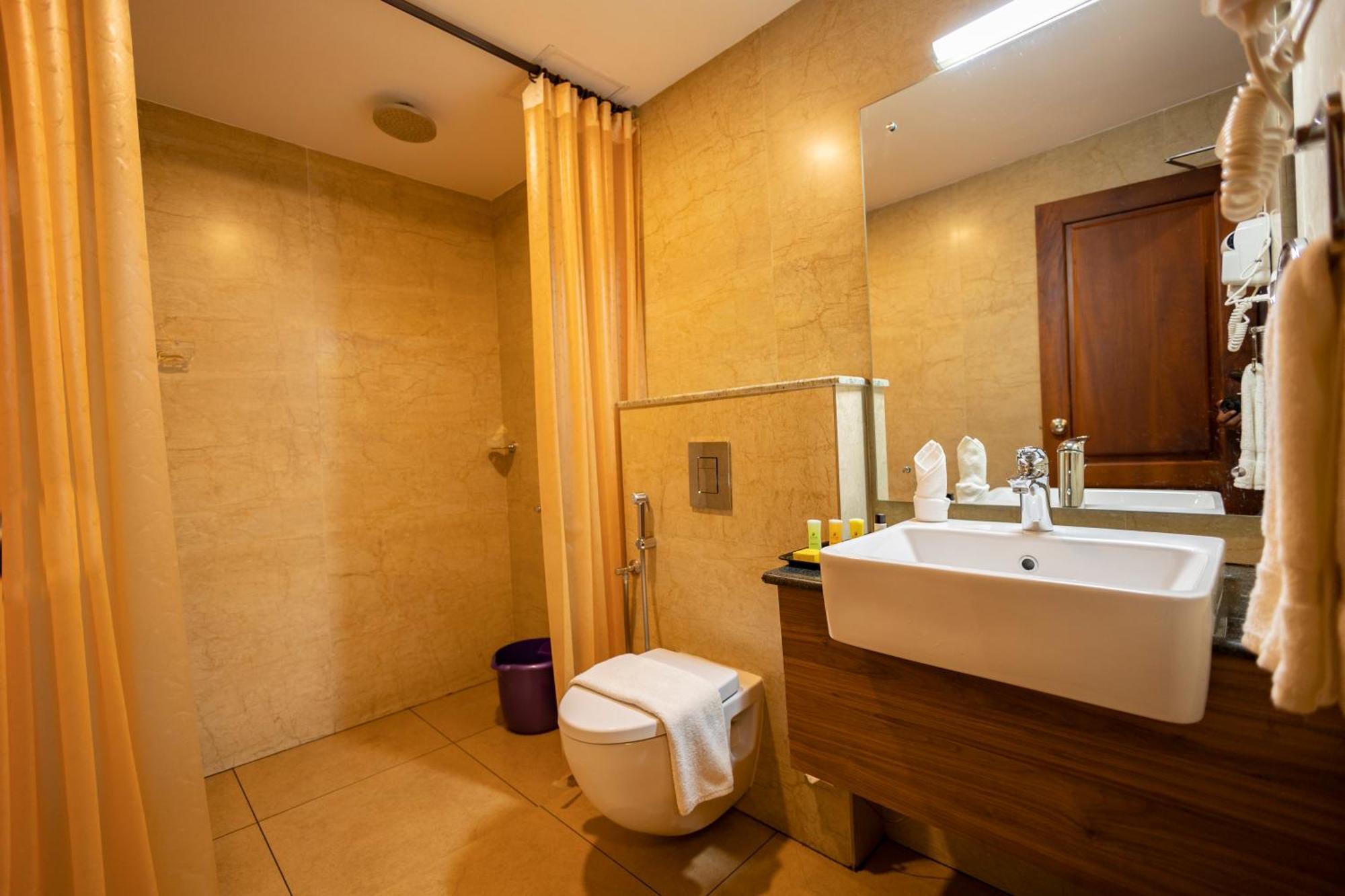 Dev Residency Hotel Thiruvananthapuram Kültér fotó