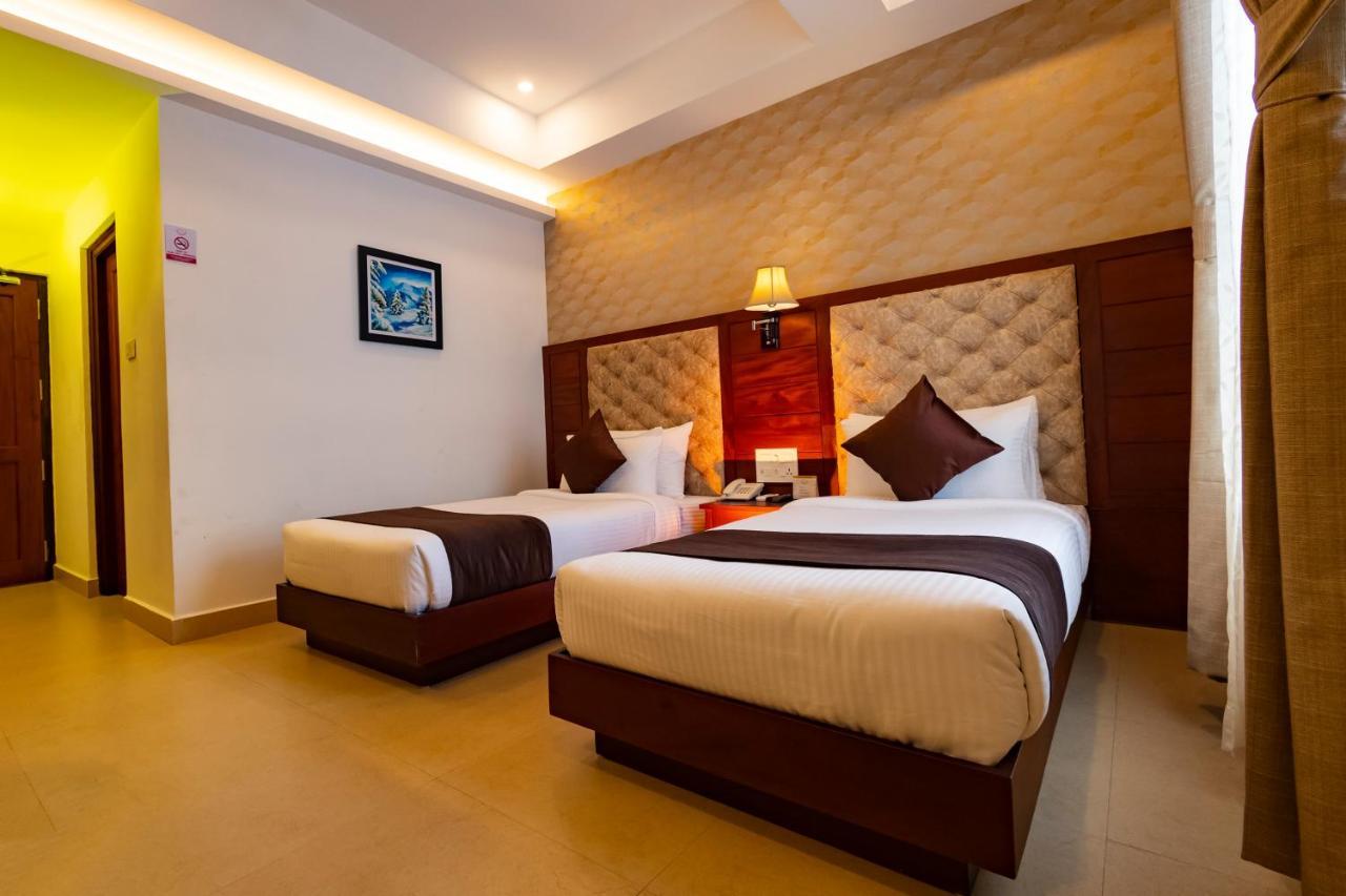Dev Residency Hotel Thiruvananthapuram Kültér fotó