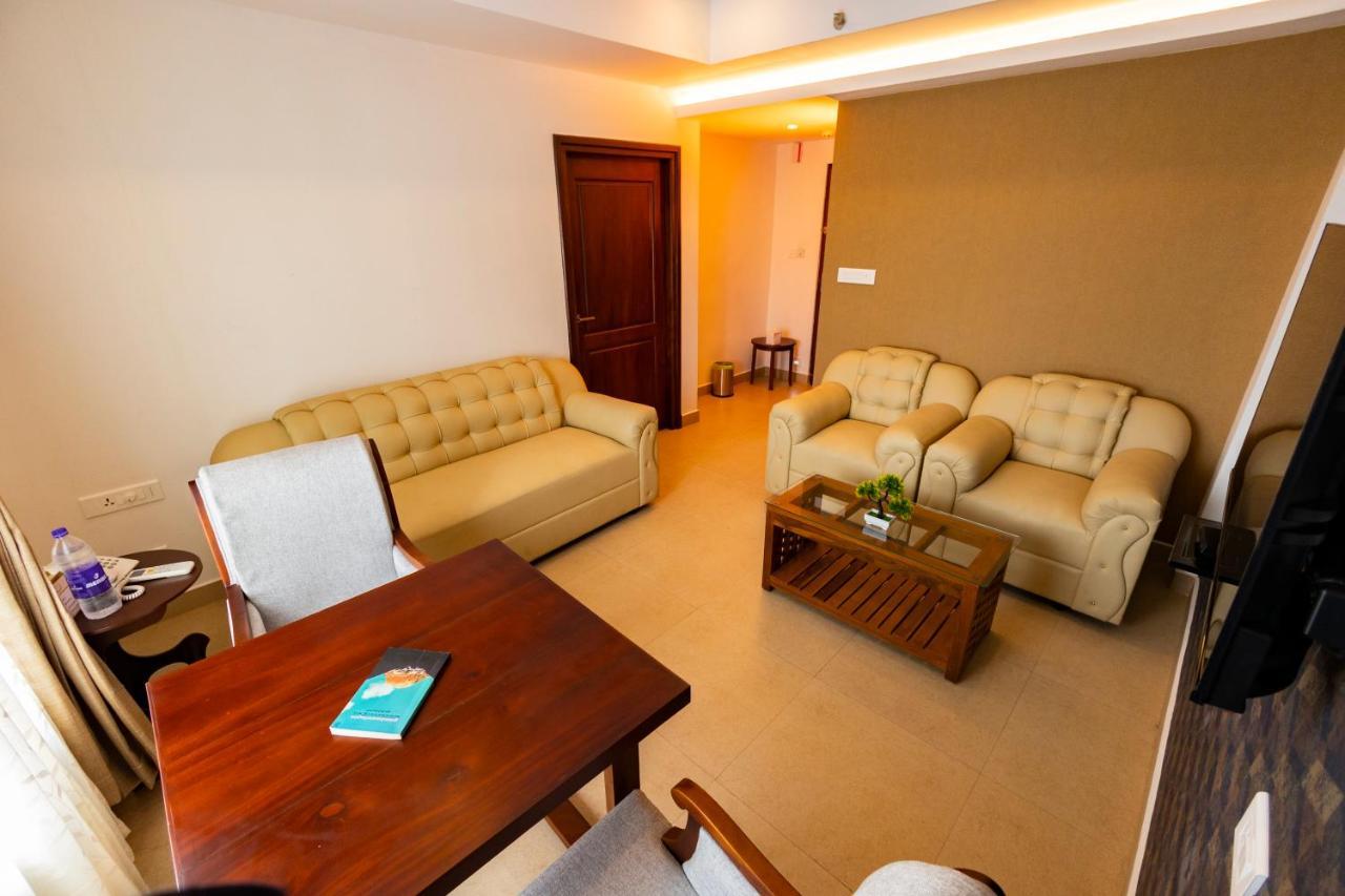 Dev Residency Hotel Thiruvananthapuram Kültér fotó