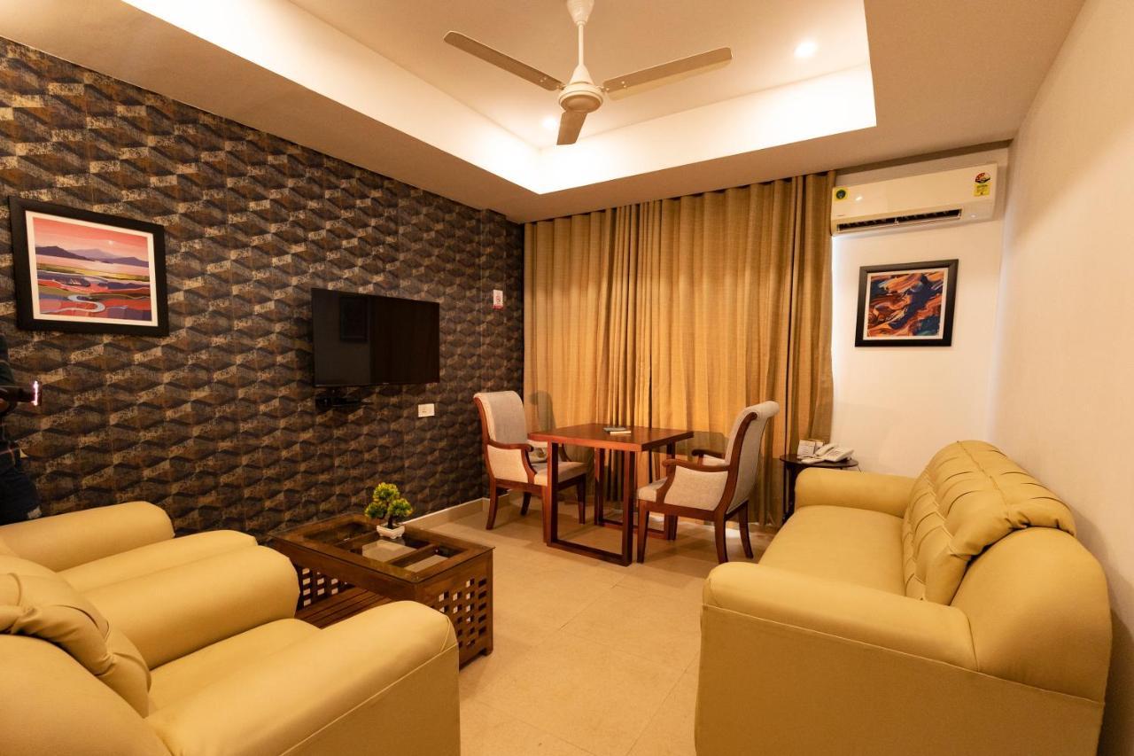 Dev Residency Hotel Thiruvananthapuram Kültér fotó