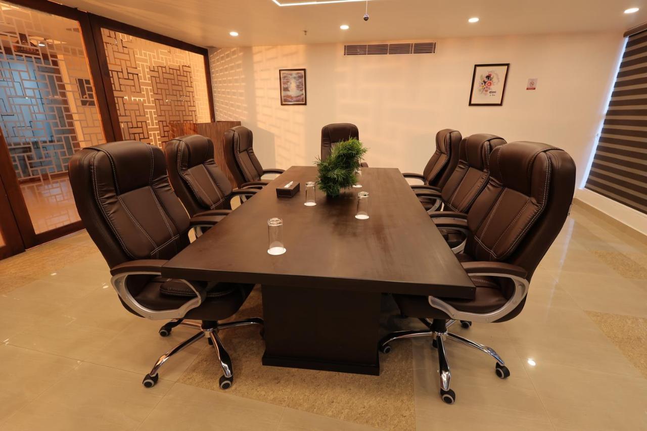 Dev Residency Hotel Thiruvananthapuram Kültér fotó