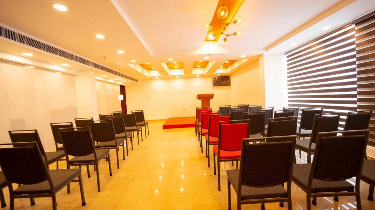 Dev Residency Hotel Thiruvananthapuram Kültér fotó